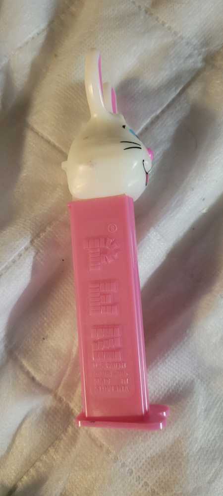 Easter - White Bunny - Easter pez collectible - Main Image 4