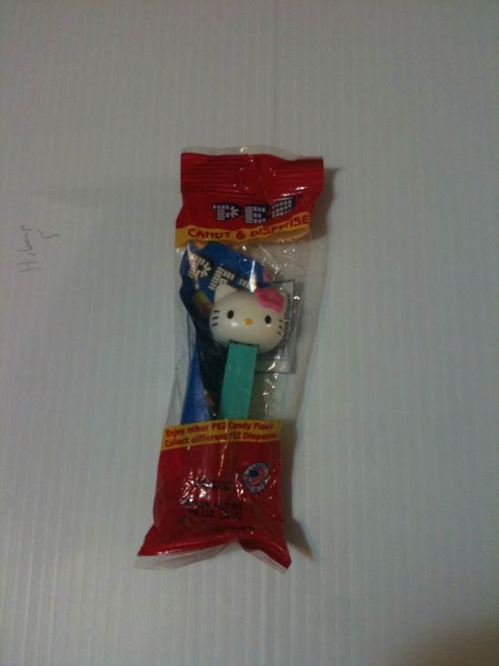 Hello Kitty (3) - Hello Kitty (complete) pez collectible - Main Image 2
