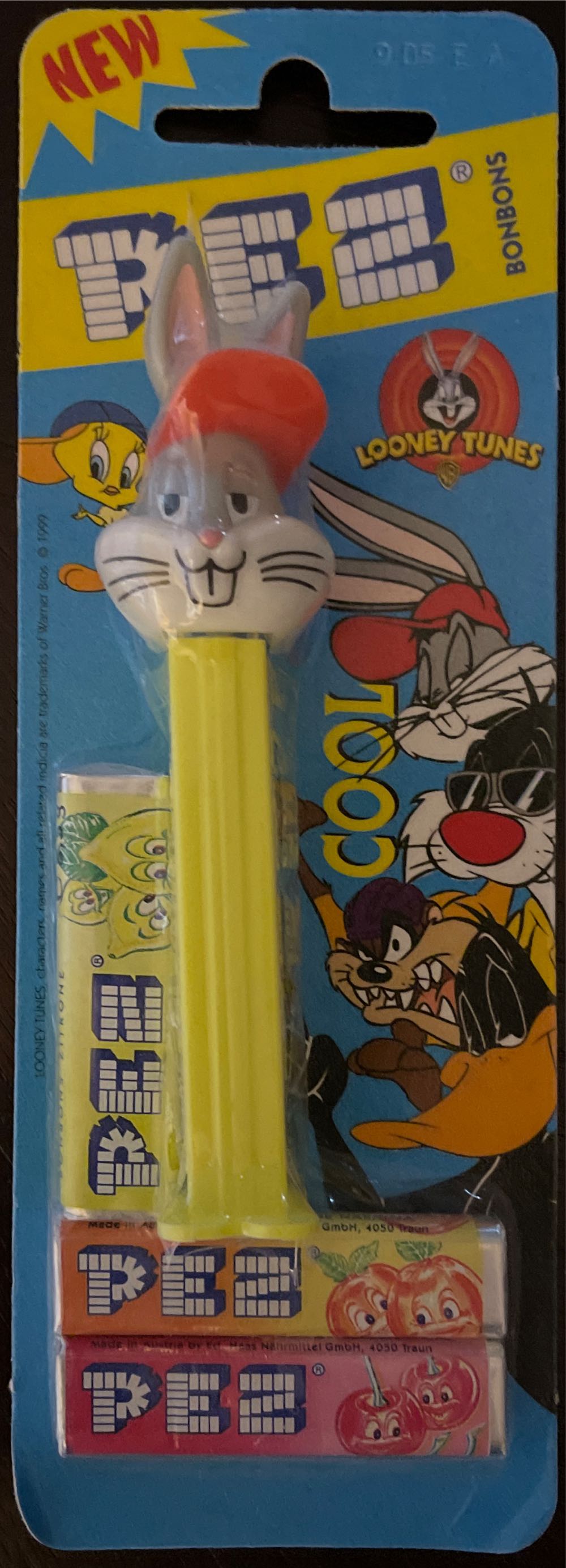 Cool Bugs Bunny - Loony Tunes pez collectible - Main Image 2