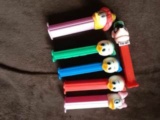 Easter - Chick, hatching green egg w/red hat, dk blue stem