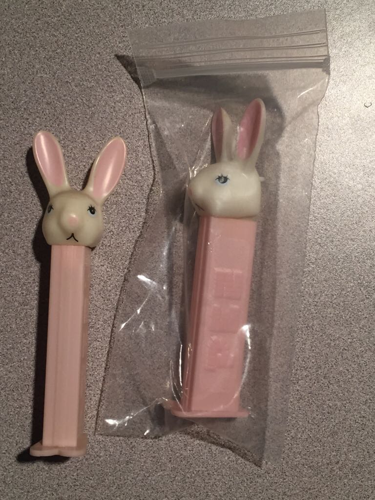 Easter - Bunny - Easter pez collectible - Main Image 2