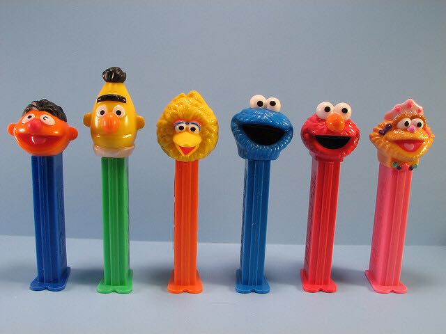 Seasame St.: Cookie Monster - Sesame Street pez collectible - Main Image 2