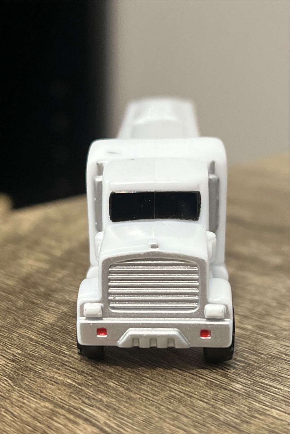 Ace Hardware (Toolbox) - Trucks-Advertising pez collectible - Main Image 2