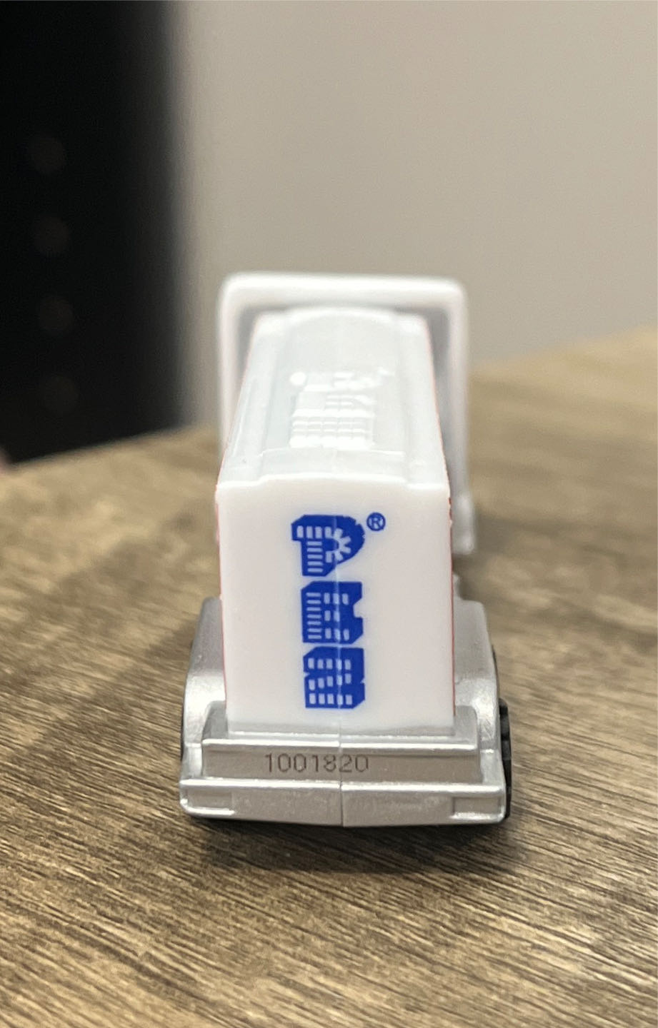 Ace Hardware (Toolbox) - Trucks-Advertising pez collectible - Main Image 4