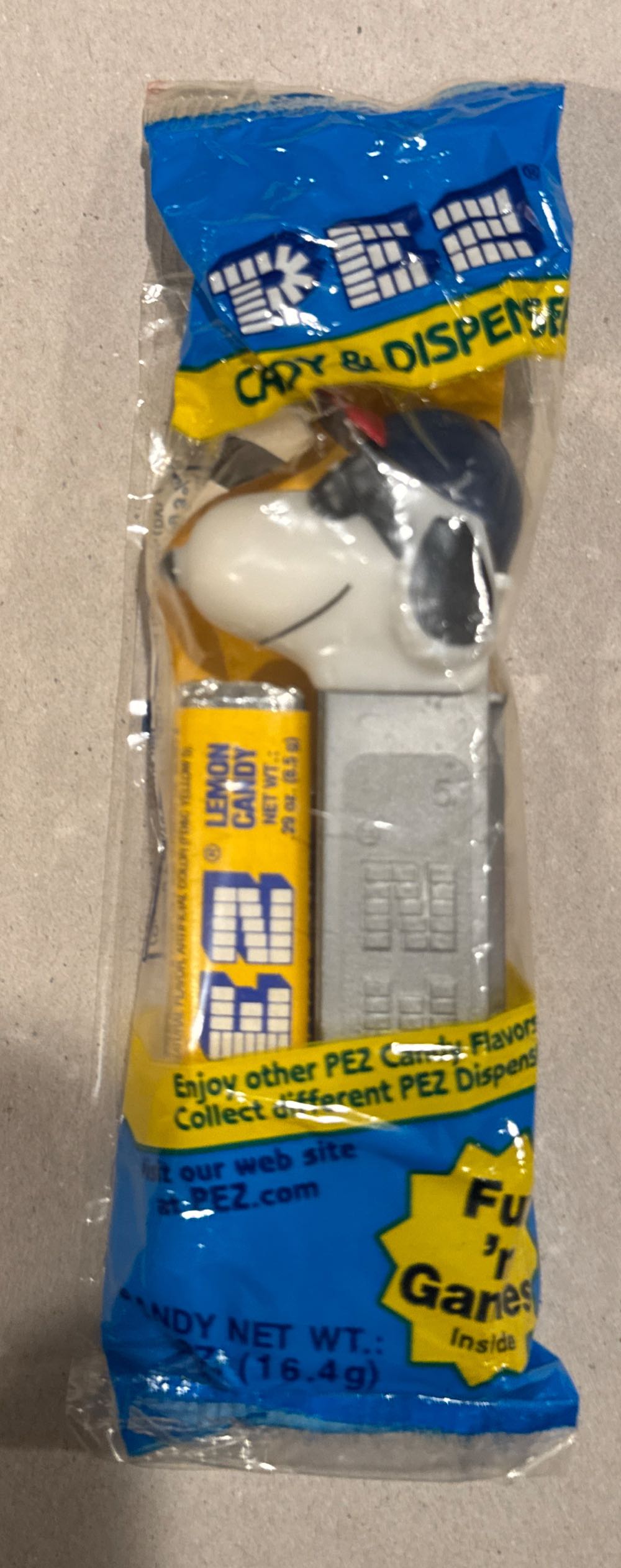 Chicago Cubs/Joe Cool Pez Dispenser Day 2001 - Peanuts PEZ pez collectible - Main Image 3