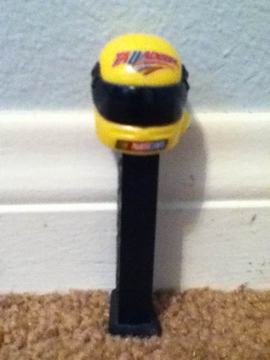 Nascar Driver (Yellow) - Nascar pez collectible - Main Image 1