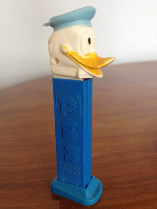 Donald Duck With RARE Lightblue Hat  pez collectible - Main Image 2