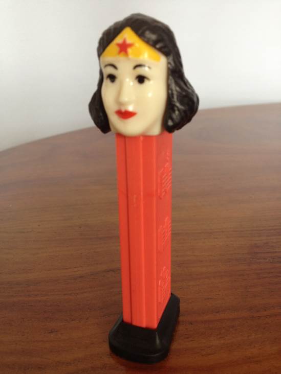 Wonderwoman With Raised Star, and White Head  pez collectible - Main Image 2