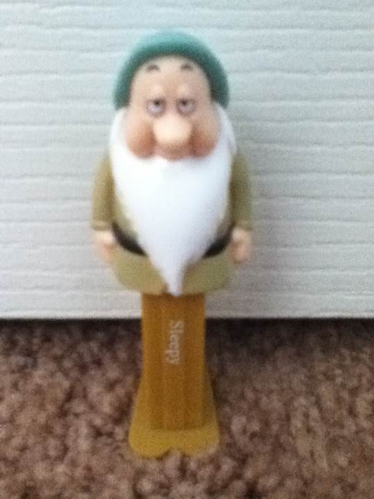 Sleepy - Mini - Disney Snow White & The Seven Dwarfs pez collectible - Main Image 1