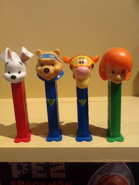 Winnie The Pooh: Super Sleuth - Winnie The Pooh pez collectible - Main Image 2