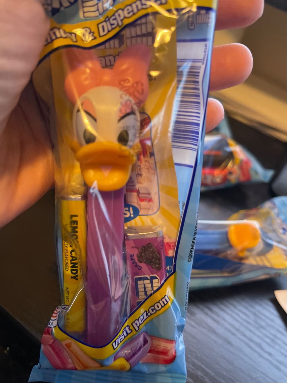 Daisy Duck - Disney Classics pez collectible - Main Image 3