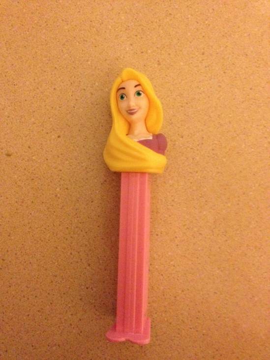 Rapunzel - Disney Princesses pez collectible - Main Image 2