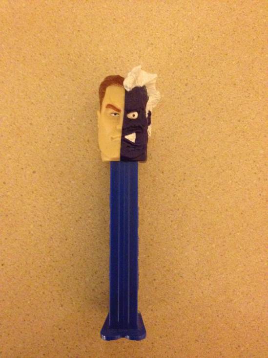 Two Face - DC COMICS-BATMAN VILLIANS pez collectible - Main Image 2