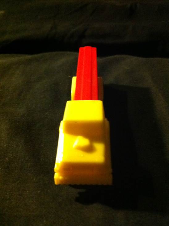Truck R2 - Yellow/Red - Trucks - Series D pez collectible - Main Image 2