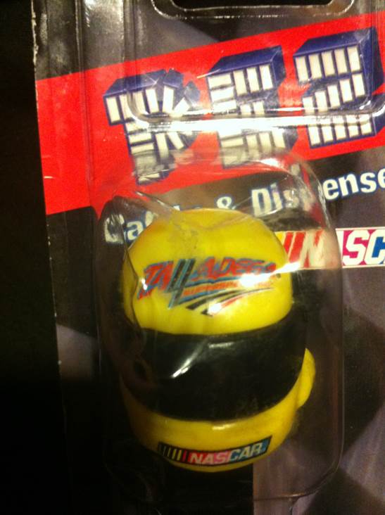 Talladega Racetrack - Nascar pez collectible - Main Image 2