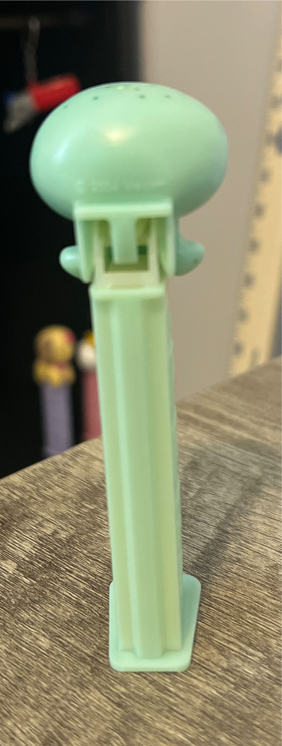 Squidward - Spongebob Squarepants pez collectible - Main Image 3