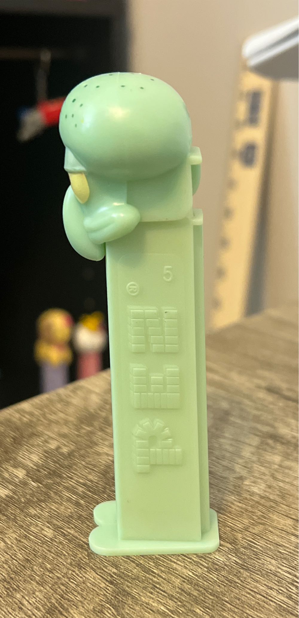 Squidward - Spongebob Squarepants pez collectible - Main Image 4