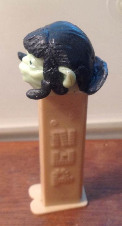 Mrs. Yoda  pez collectible - Main Image 2