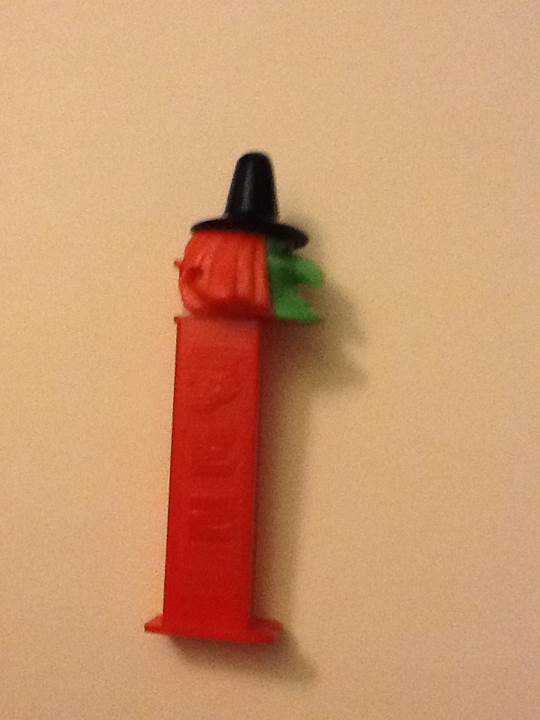 Halloween - Witch C - Holidays pez collectible - Main Image 2