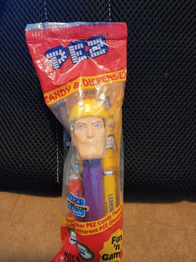 Emergency Hereos - Chris The Constuction Worker - Emergency Heroes pez collectible - Main Image 2