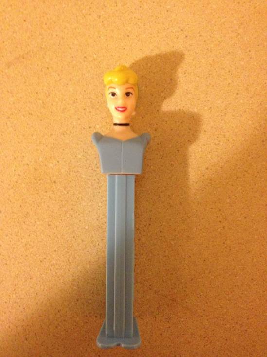 Cinderella - Disney Princesses pez collectible - Main Image 2
