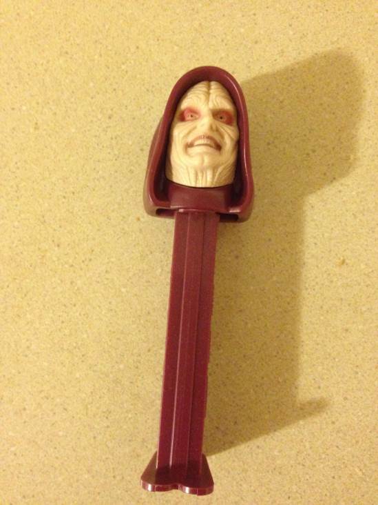 Emperor Palpatine - Star Wars pez collectible - Main Image 2