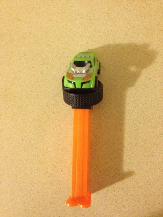 Green Hot Wheels Car - Pull And Go pez collectible - Main Image 2