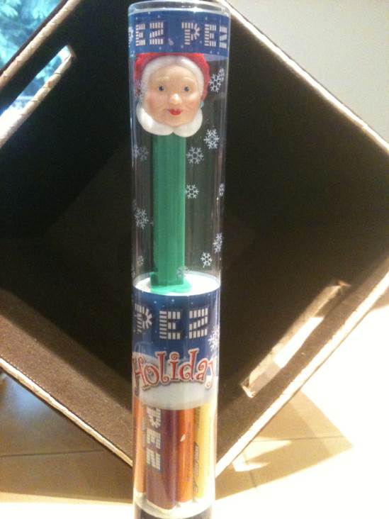 Christmas - Mrs Clause - Christmas pez collectible - Main Image 2