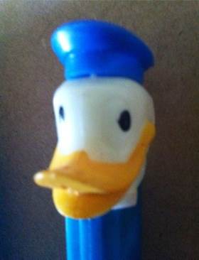 Disney Donald Duck I  pez collectible - Main Image 1