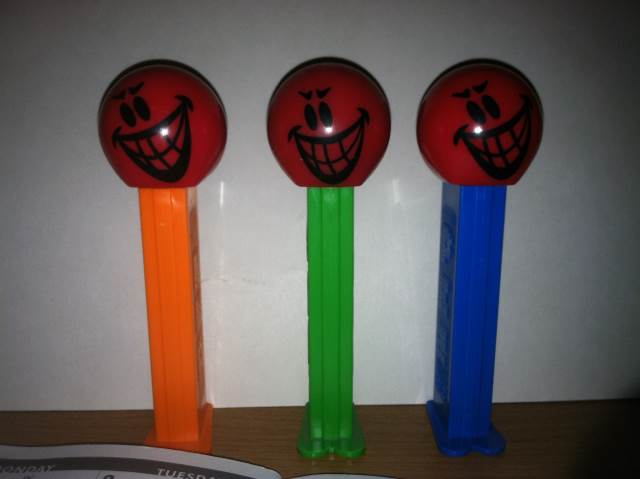 Funky Faces Red Big Smile - funky faces pez collectible - Main Image 2