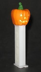 Halloween - Pumpkin Glow - Glow In The Dark pez collectible - Main Image 2