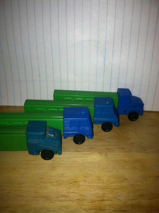 Trucks Blue Cab/Green - Trucks pez collectible - Main Image 2