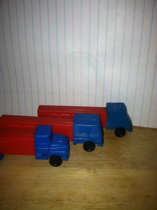 Trucks Blue Cab/Red - Trucks pez collectible - Main Image 2