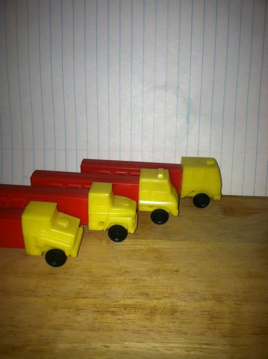 Trucks Yellow Cab/Red - Trucks pez collectible - Main Image 2