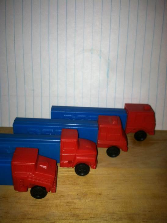 Trucks Red Cab/Blue - Trucks pez collectible - Main Image 2