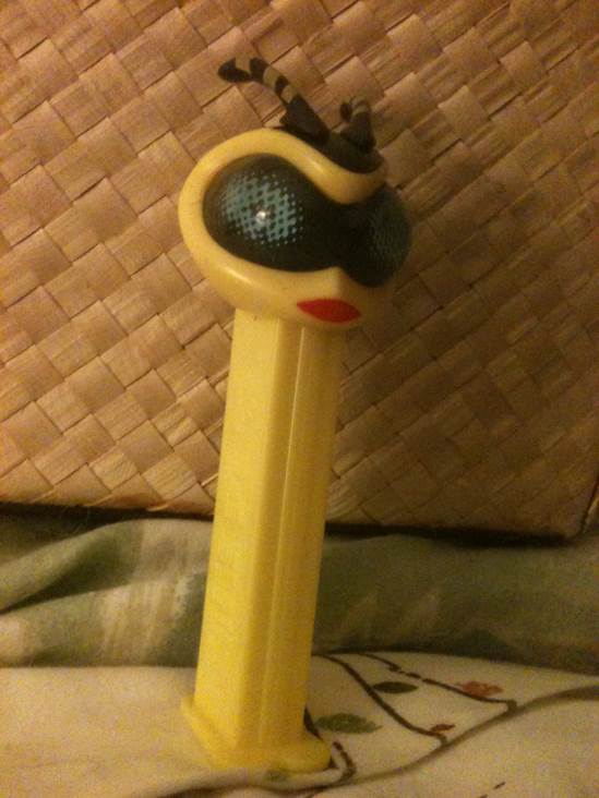 Bugz - Big Bee - Bugz pez collectible - Main Image 2