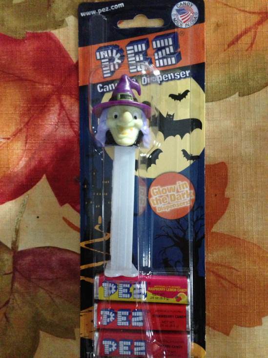 Halloween: Witch F - Halloween pez collectible - Main Image 2