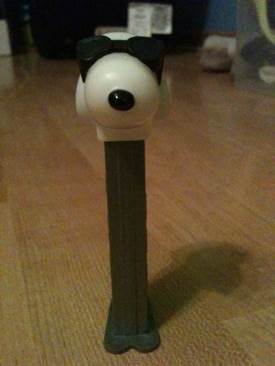 Cool Joe (snoopy) - PEANUTS pez collectible - Main Image 1