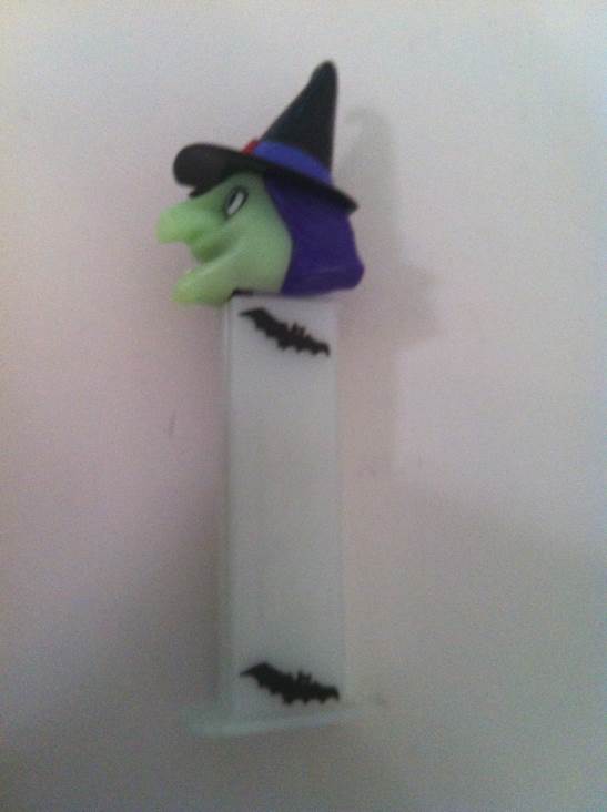 Halloween- Witch  - Halloween pez collectible - Main Image 2