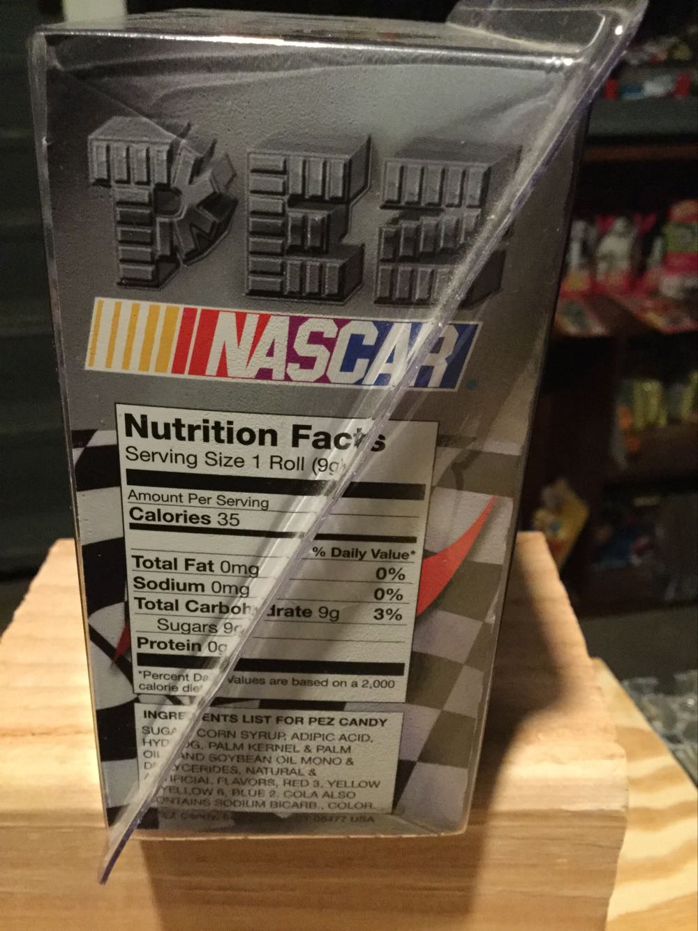 NASCAR - Daytona 500 Truck E1 - Holidays pez collectible - Main Image 3