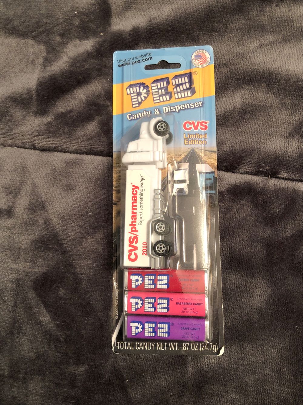 CVS Truck 2010 - Trucks pez collectible - Main Image 2