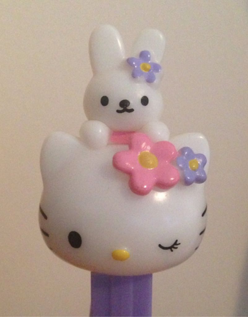 Hello Kitty With Rabbit  - Advertising & Marketing - Sanrio pez collectible - Main Image 2