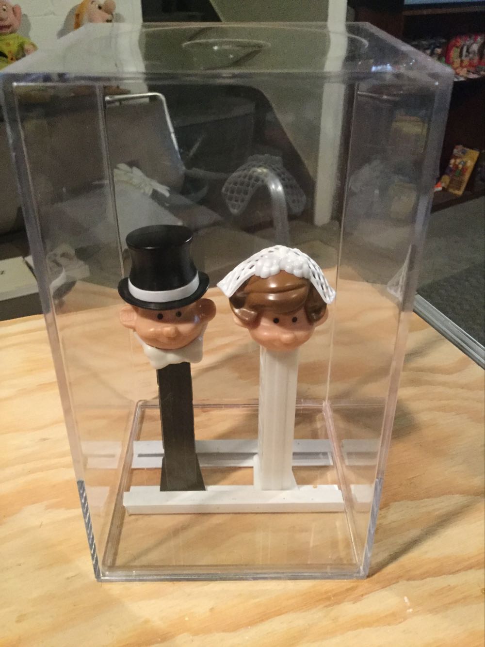 Pez Visitor Center Bride And Groom Remakes - Wedding Celebrations pez collectible - Main Image 2