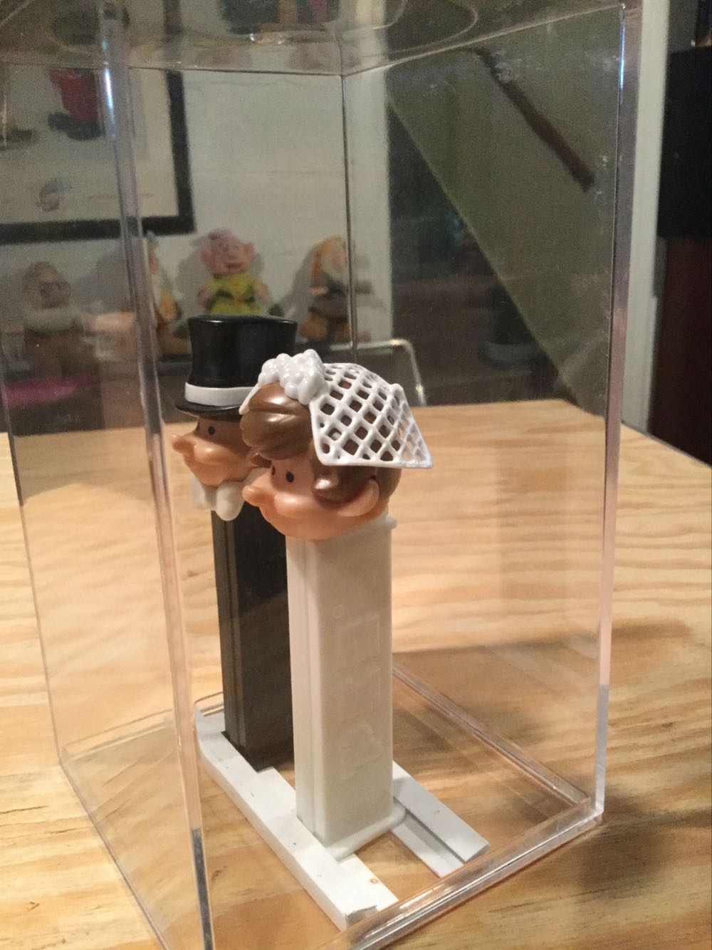 Pez Visitor Center Bride And Groom Remakes - Wedding Celebrations pez collectible - Main Image 4