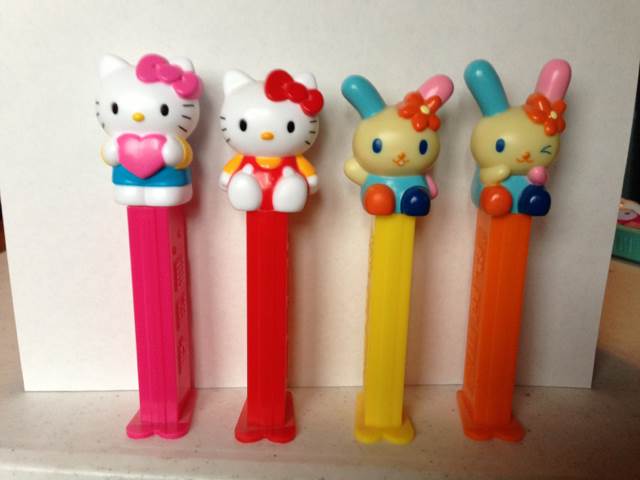 Usahana Winking - Hello Kitty pez collectible - Main Image 2