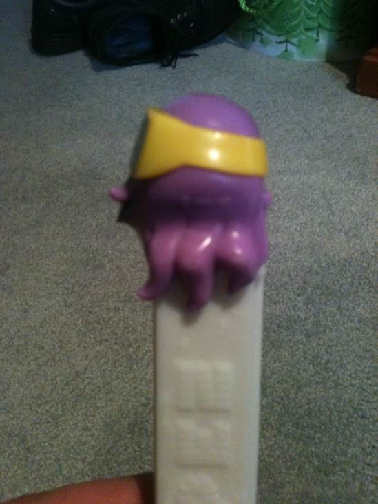 Crazy Animals - Purple Octopus - Crazy Animals pez collectible - Main Image 2