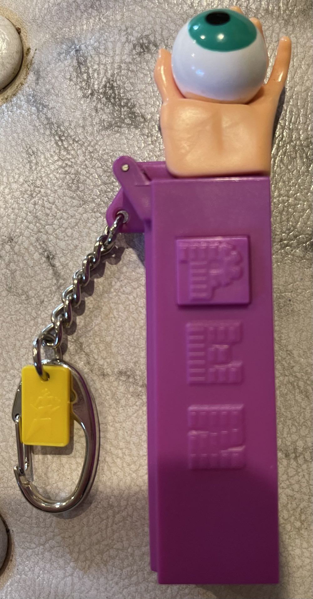 Psychedelic Eye Hand Flashlight - Misc pez collectible - Main Image 2