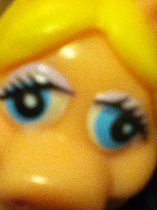 Ms Piggy With Eyelashes  pez collectible - Main Image 2