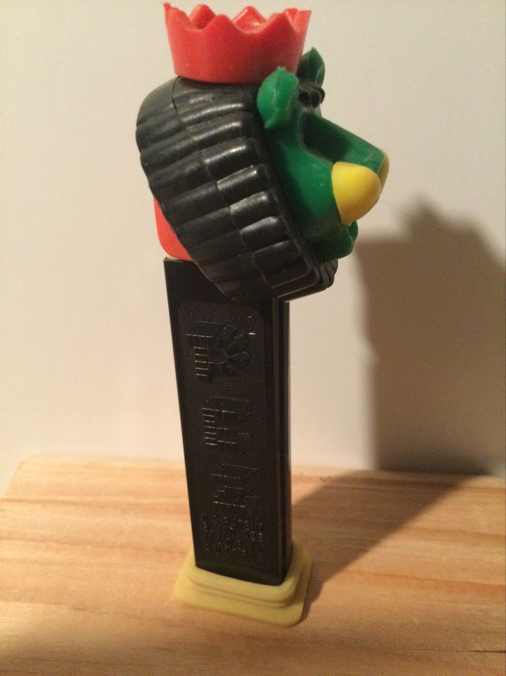 Lion With Crown - PEZ Circus pez collectible - Main Image 2