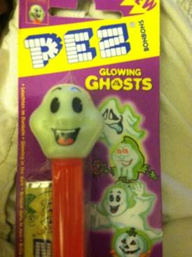 Ghost- Glow In The Dark - HALLOWEEN-Glowing Ghosts pez collectible - Main Image 1